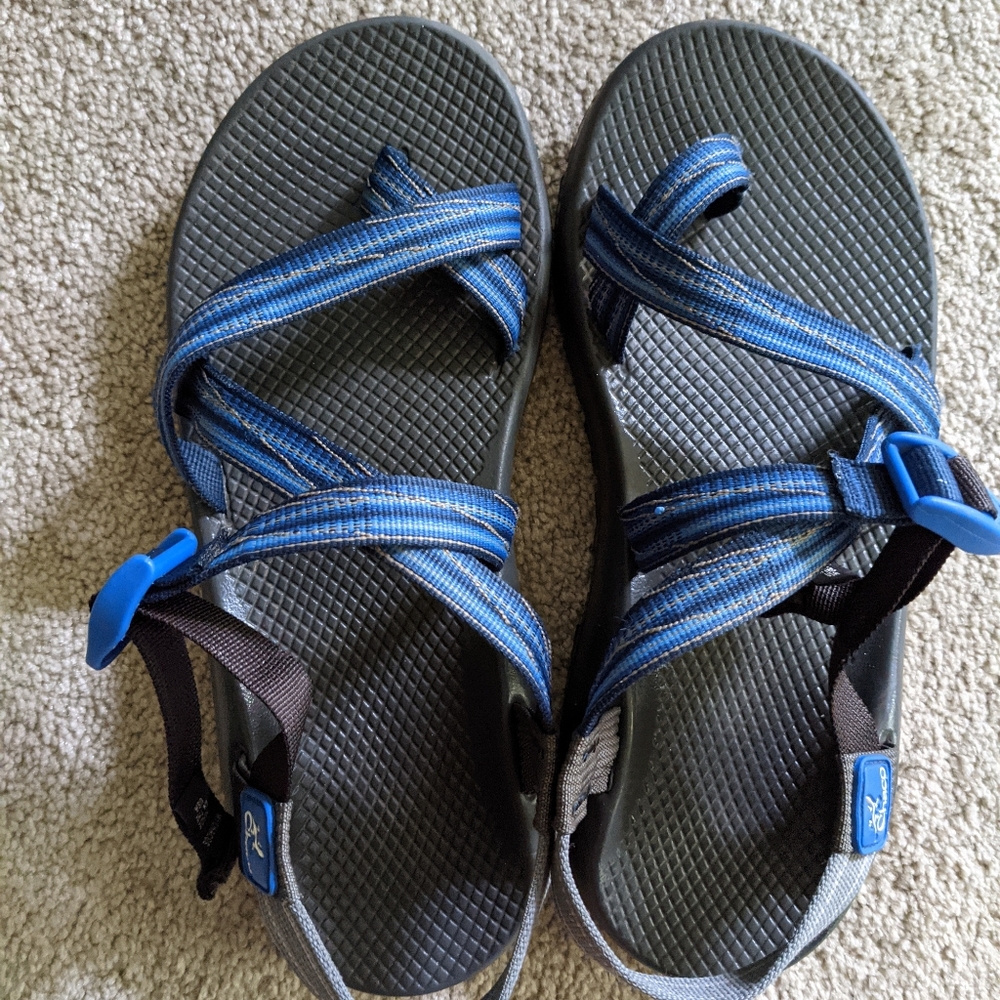 Men's Z2 Chacos size 10 blue
